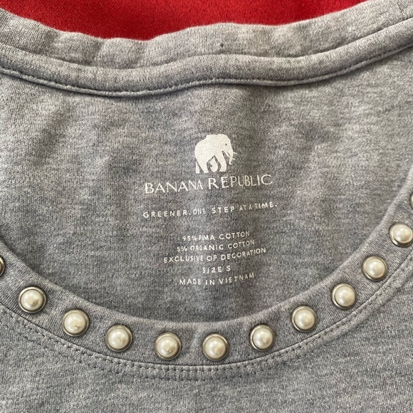 Banana Republic Soft Grey Cotton Pearl Studded T-Shirt (S/M) - Picture 5 of 5